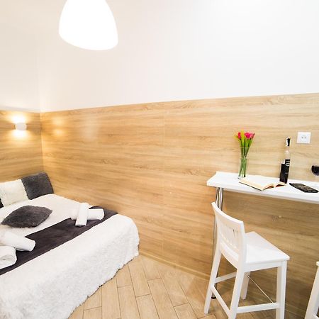 Mini Economy Apartments- Filatova 10 Lvov Exteriér fotografie