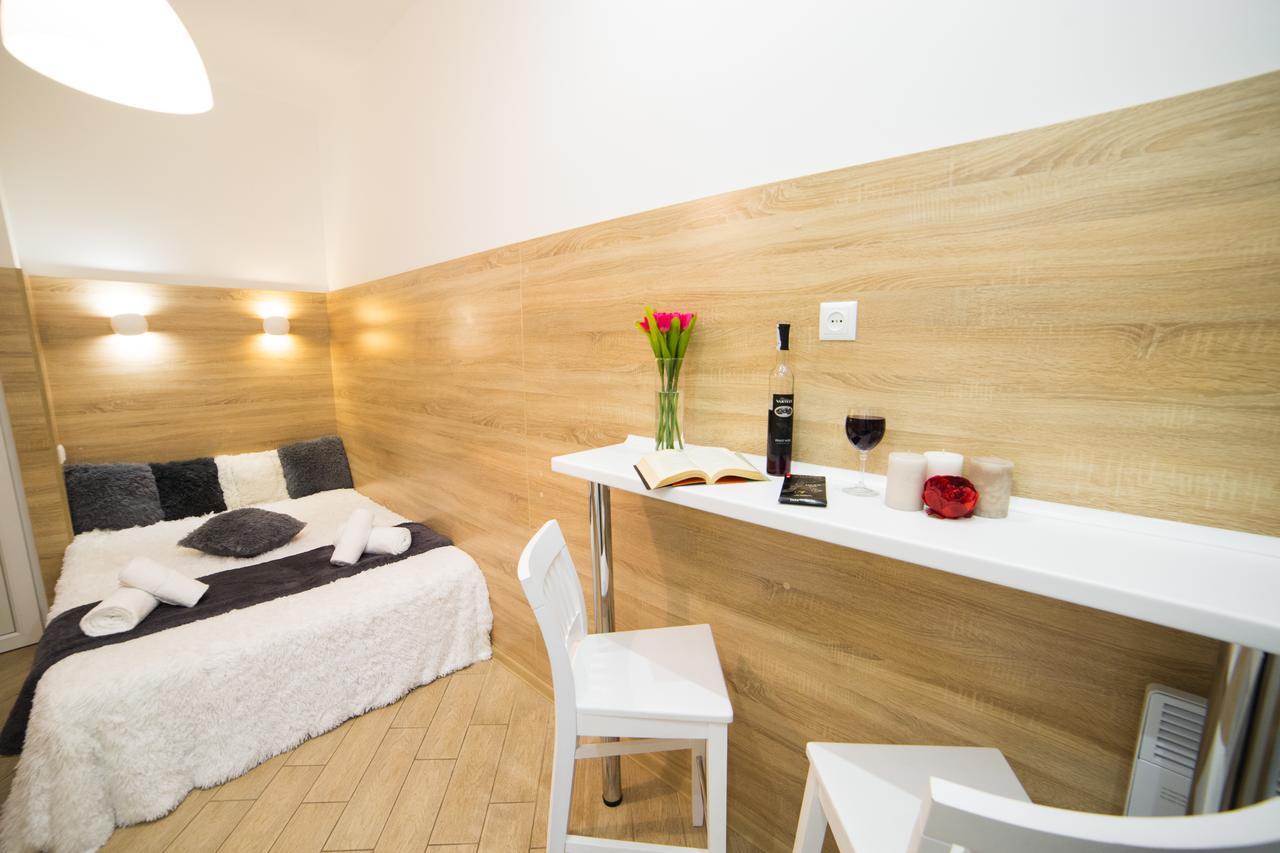 Mini Economy Apartments- Filatova 10 Lvov Exteriér fotografie